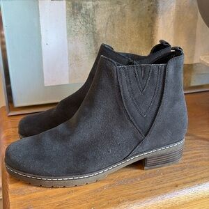 👘 Gabor gray suede, comfort short boots: